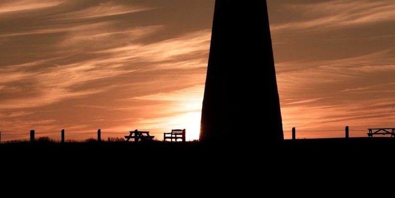 Dive Navigation - Lighthouse Sunset