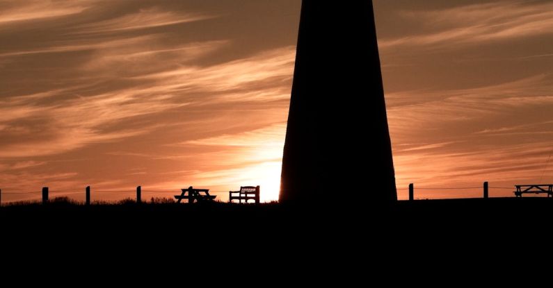 Dive Navigation - Lighthouse Sunset