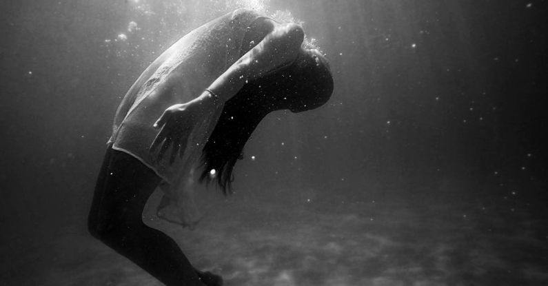 Panic Diving - Woman Under the Water