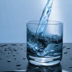 Hydration Diving - Fluid Pouring in Pint Glass
