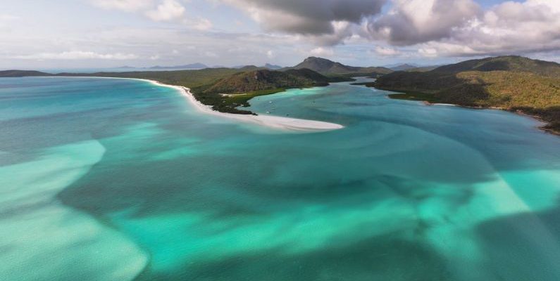 Barrier Reef - Hill inlet from above at high tide