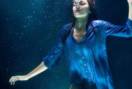Thistlegorm Diving - Underwater Photography of Woman